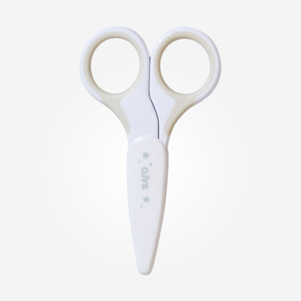 Tijeras de bebé con tapa