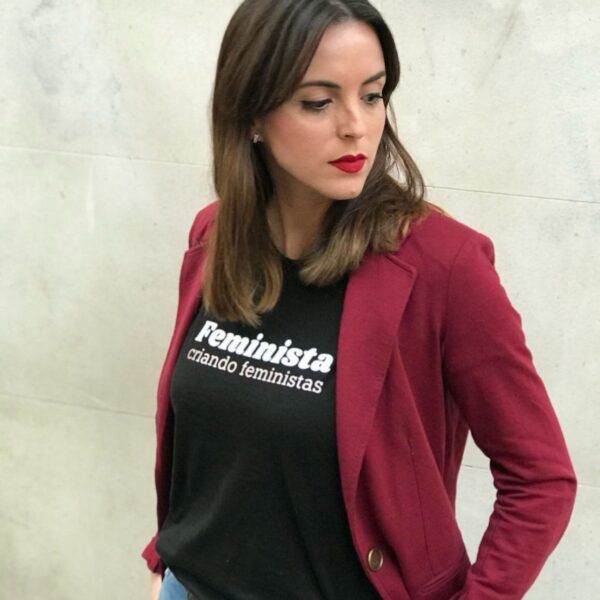Camiseta "Feminista criando feministas"