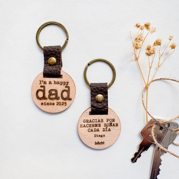 Llavero de madera personalizado "Happy Dad"