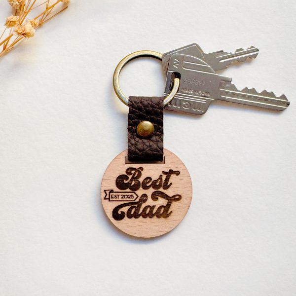 Llavero de madera personalizado "Best Dad"
